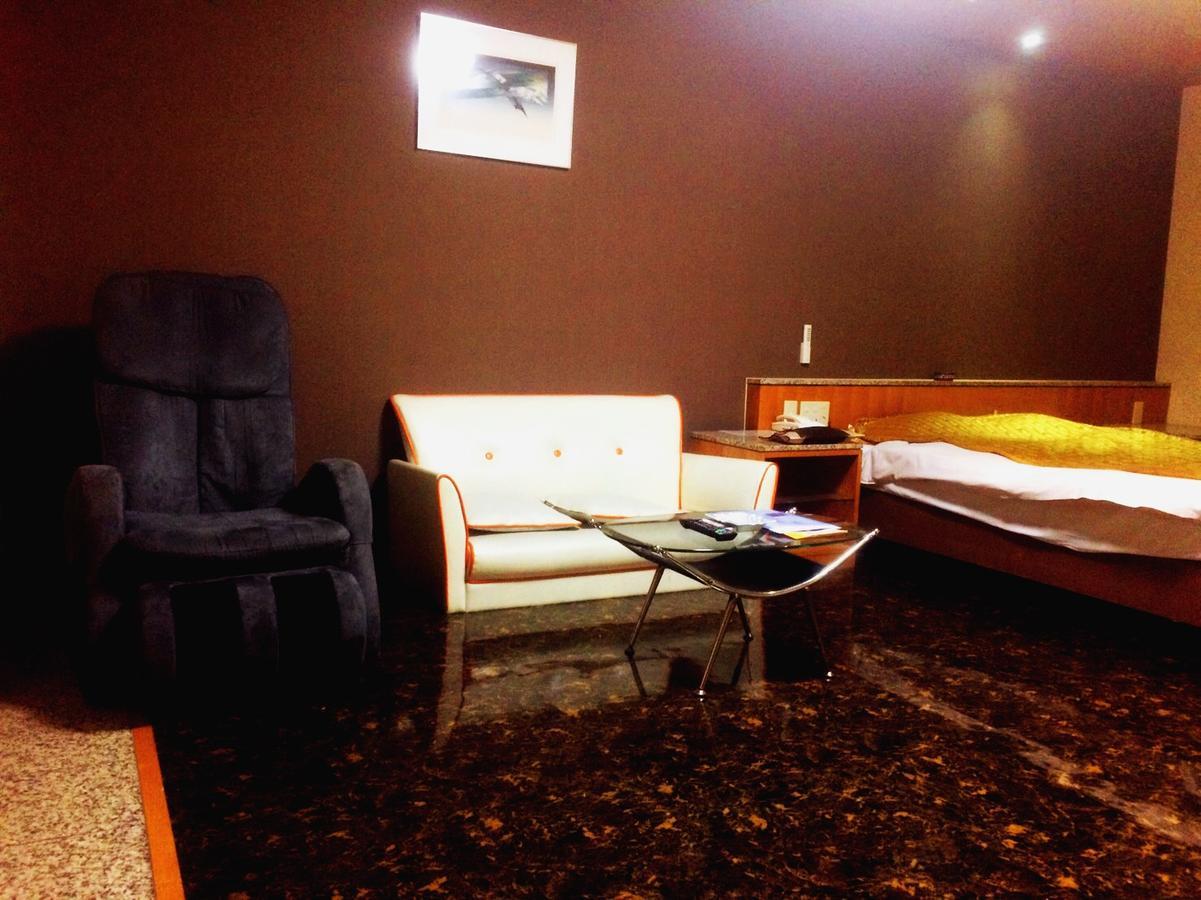 Hotel One Love (Adults Only) Осака Екстериор снимка